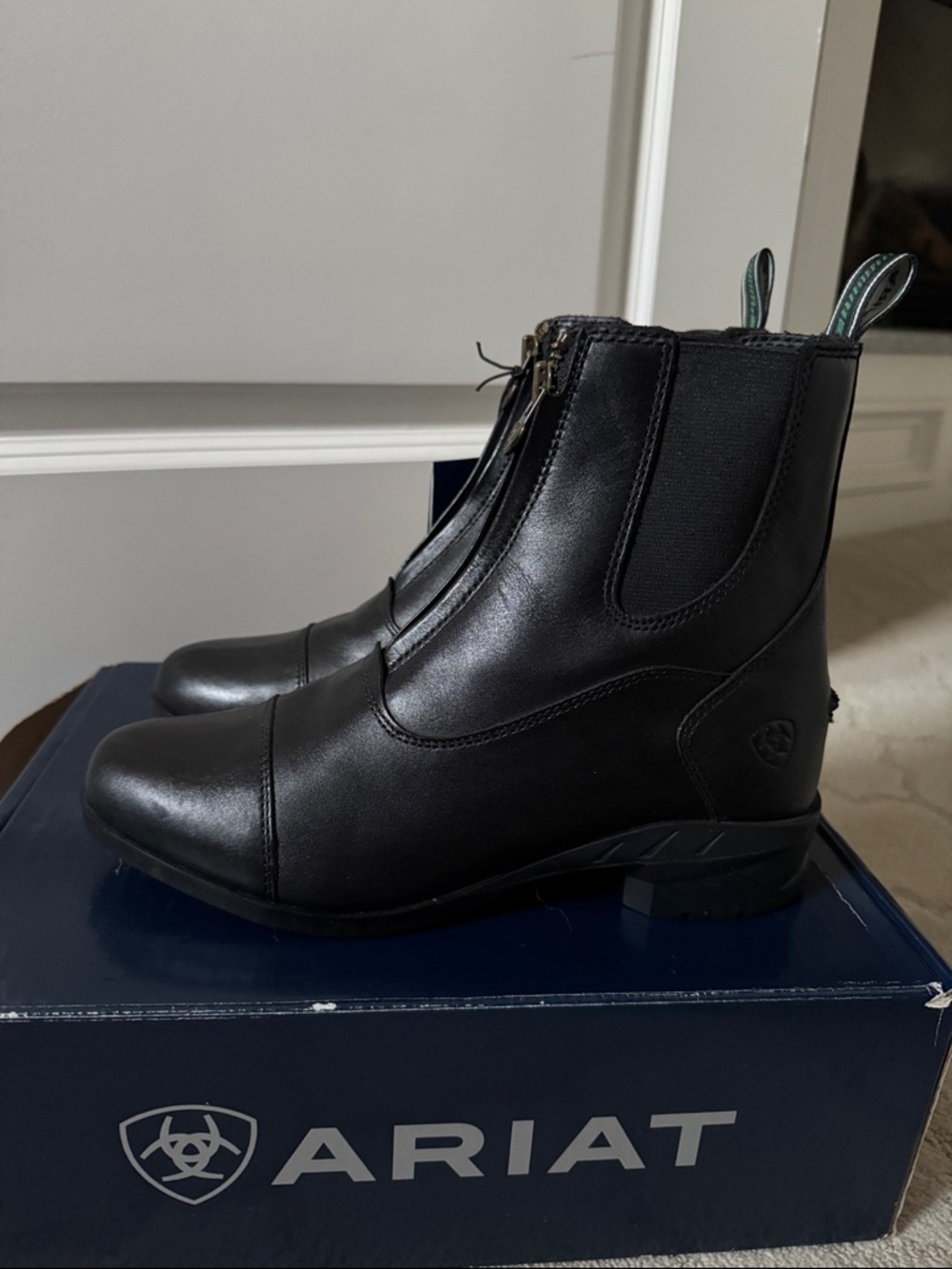 MIB Ariat Women’s Heritage IV Paddock Zip Black Riding Boots 8.5 Med